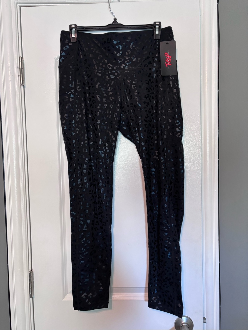 NWT Black Foil Leopard Print Leggings Size XL